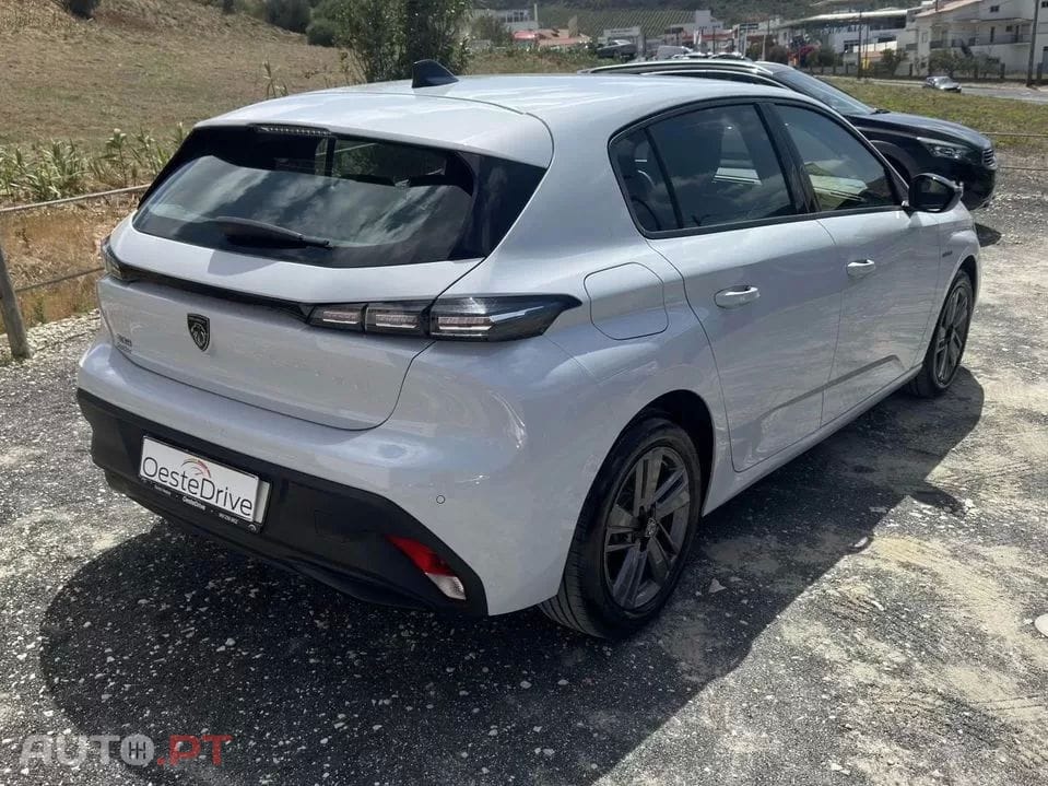 Peugeot 308 1.2 Hybrid Style e-DCS6 — fotografia 5
