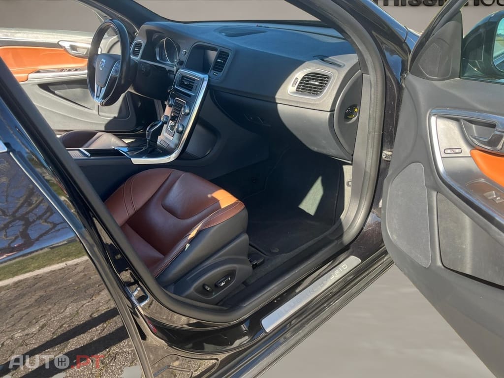 Volvo V60 D6 Twin Engine Geartronic RDesign