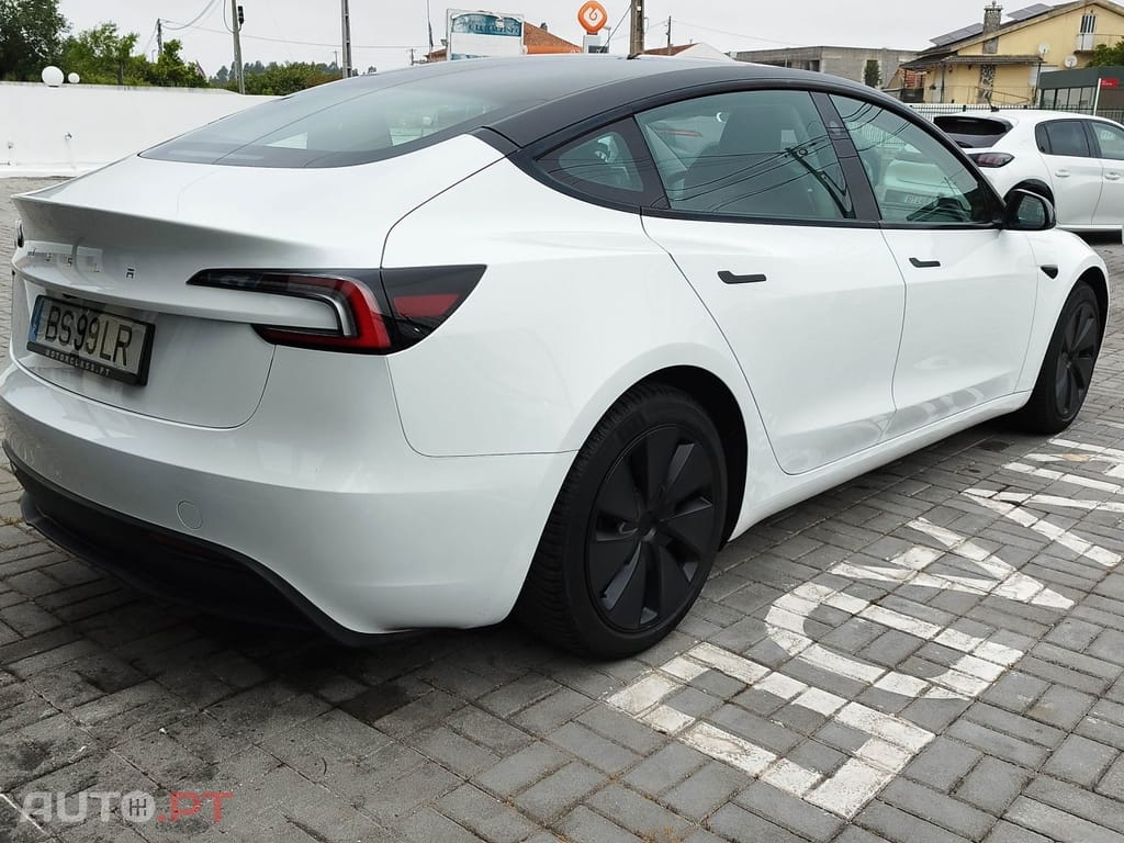 Tesla Model 3 Tração Traseira
