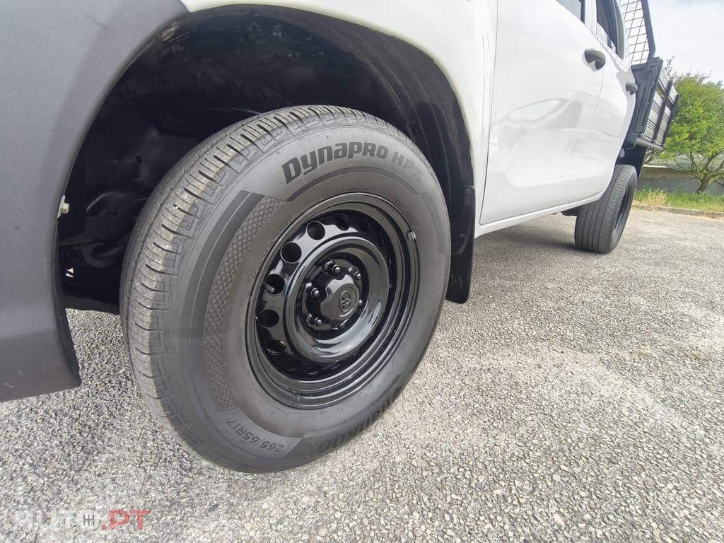 Toyota Hilux 2.4 D-4D 2WD CD
