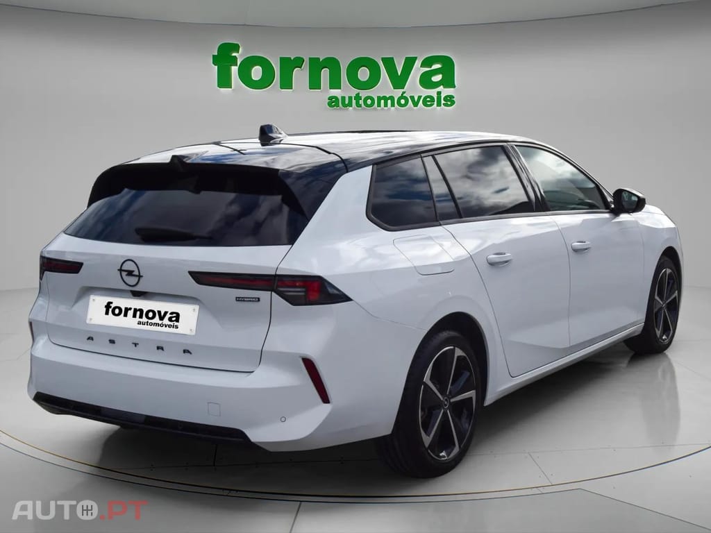 Opel Astra Sports Tourer 1.2 T Hybrid GS eDCT