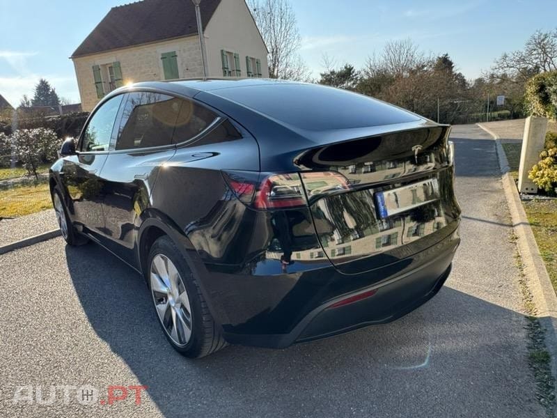 Tesla Model Y RWD