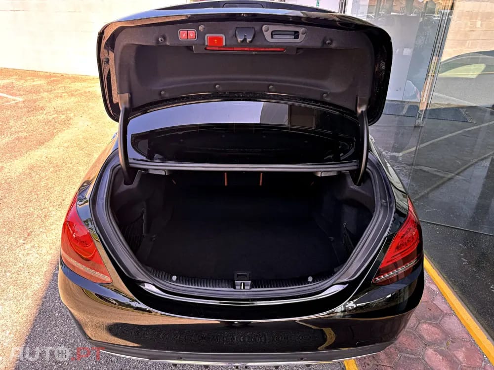 Mercedes-Benz C 220 d 9G-TRONIC AMG Line