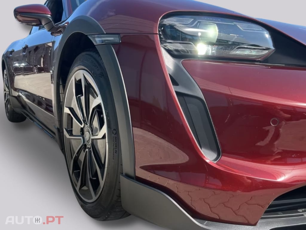 Porsche Taycan Turbo  BOSE I.V.A DEDUTIVEL