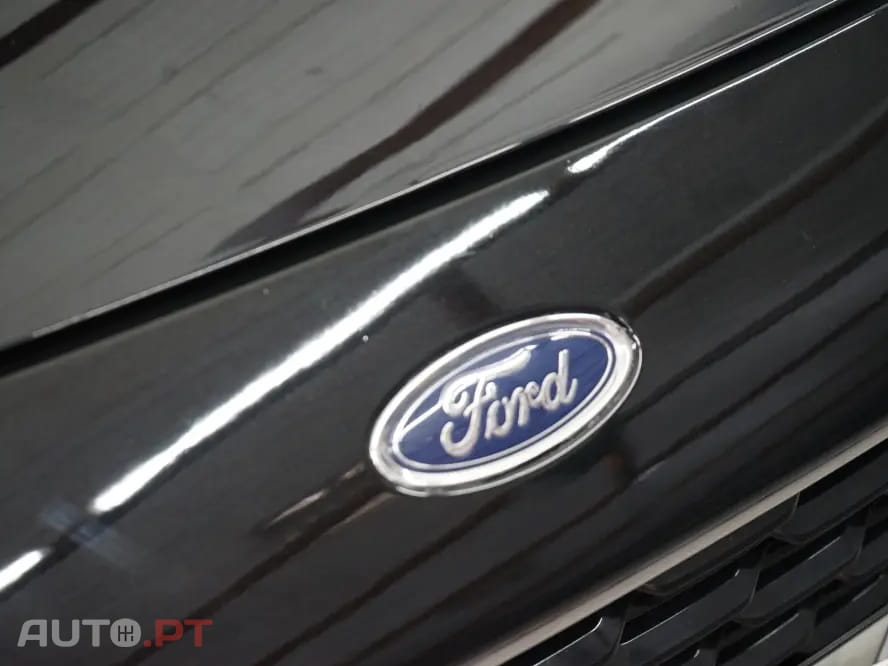 Ford Puma 1.0 EcoBoost Hybrid TITANIUM