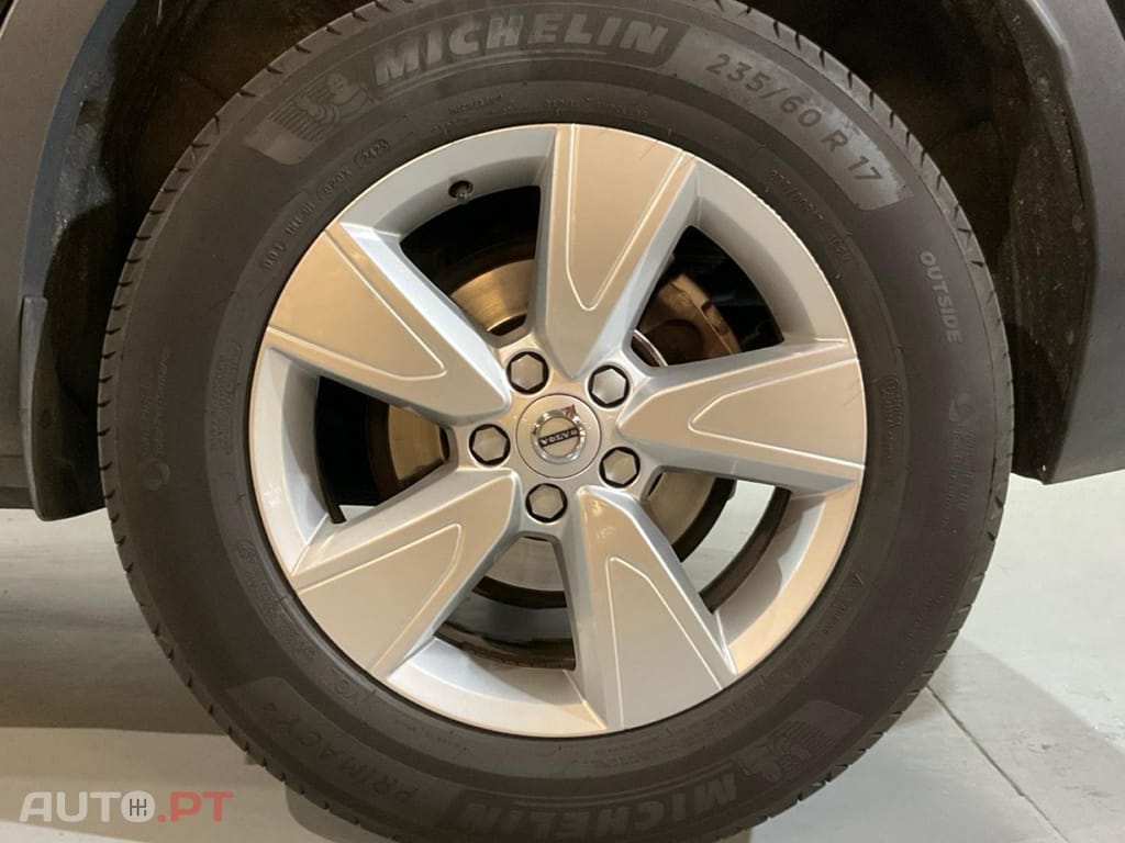 Volvo XC40 1.5 T2 Momentum Core