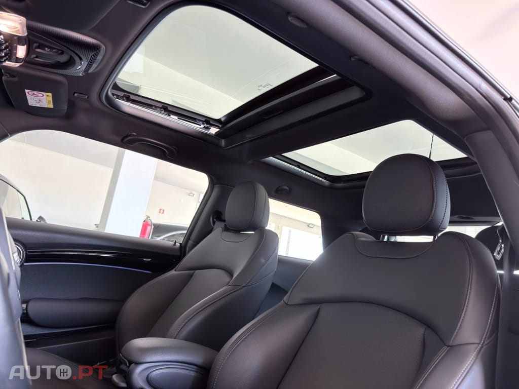 MINI Cooper Cooper SE Premium Classic