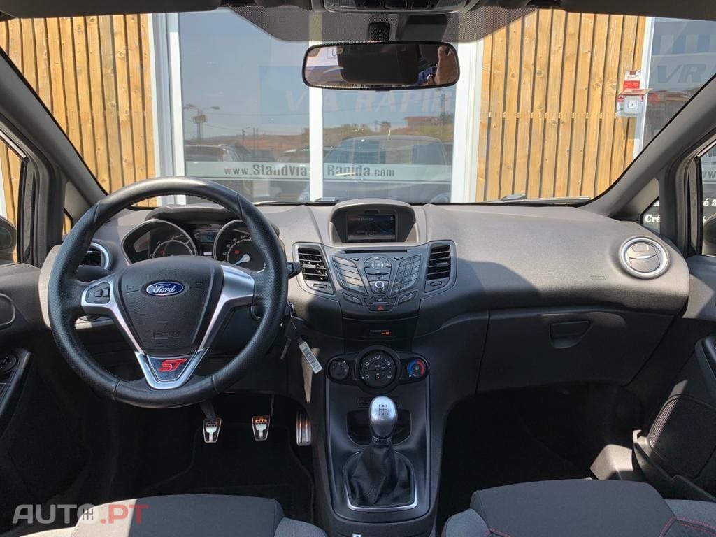 Ford Fiesta 1.5 TDCi ST-LINE