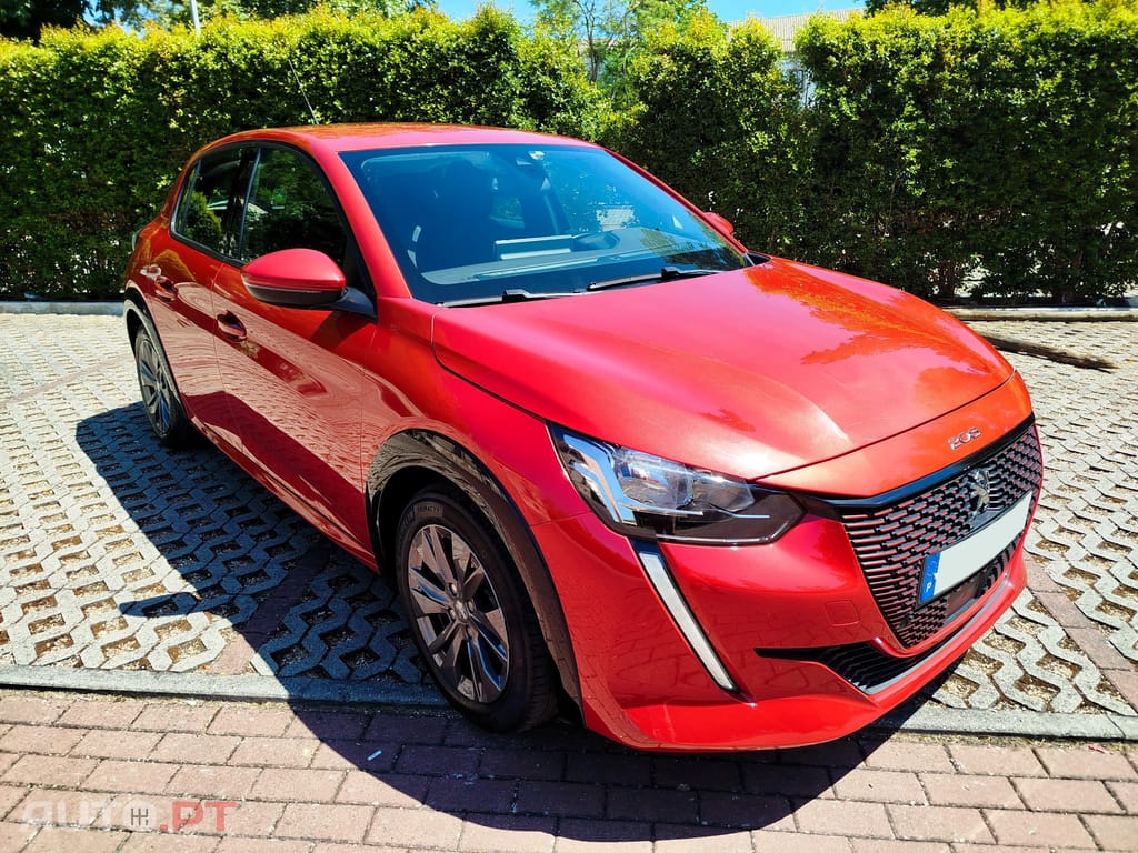 Peugeot 208 Allure 50 kWh 136cv