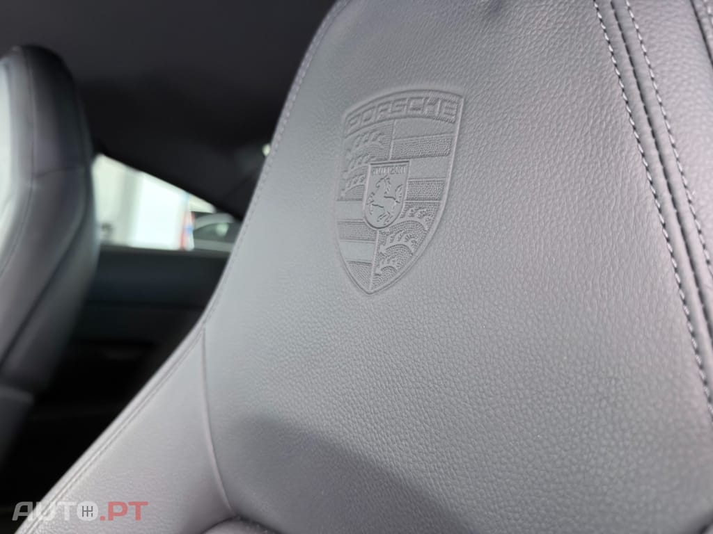 Porsche 911 Carrera PDK