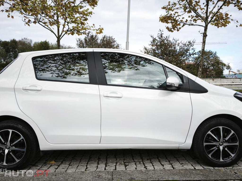 Toyota Yaris 1.0 VVT-i Comfort +PS Style +P.Techno