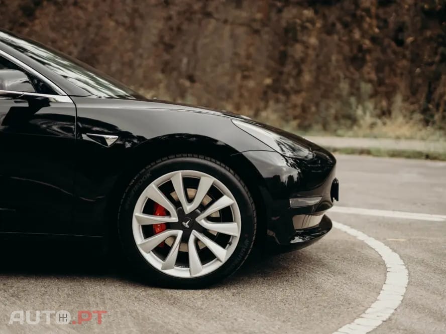 Tesla Model 3 Long Range AWD Dual Motor