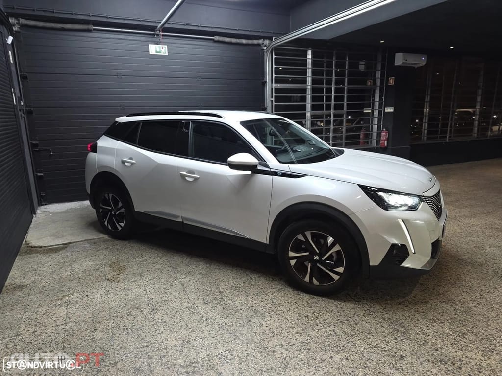 Peugeot E-2008 50 kWh Allure Pack