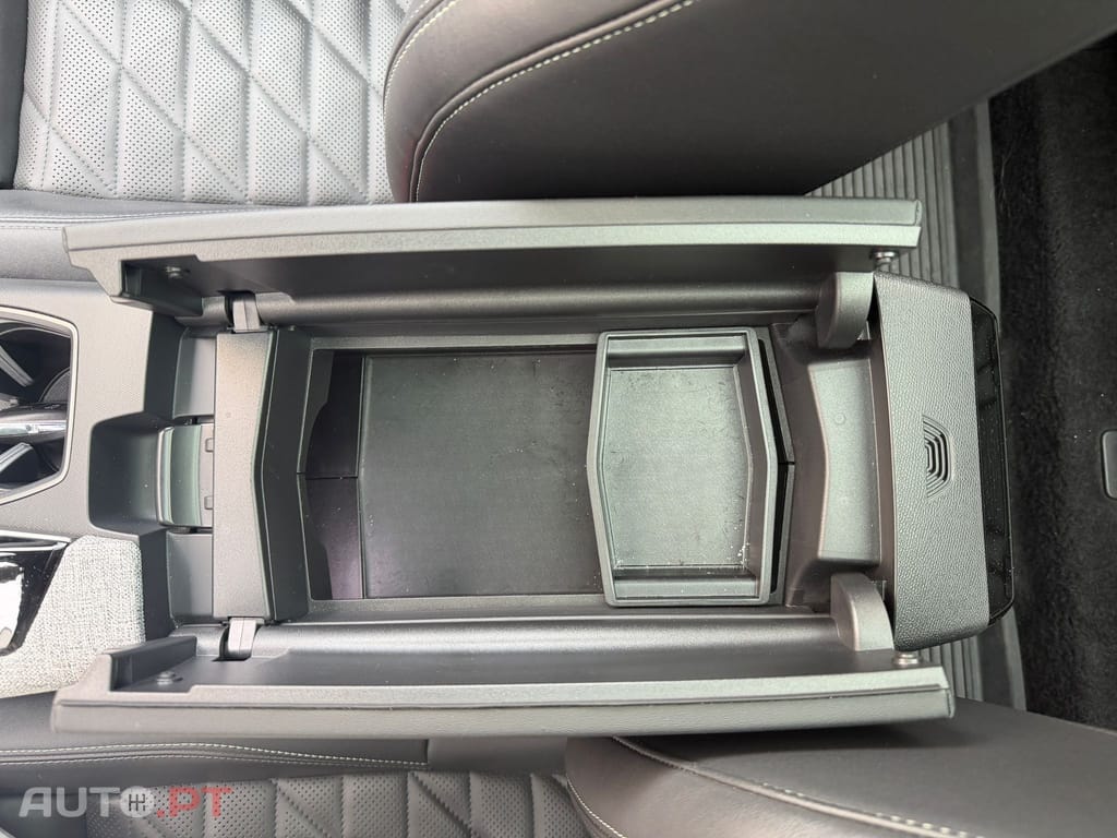 Peugeot E-5008 73 kWh GT