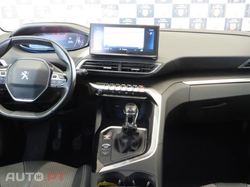 Peugeot 3008 1.5 BlueHDi Allure
