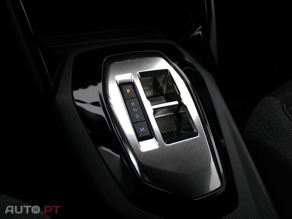 Peugeot 2008  1.5 BHDI ACTIVE I.V.A DEDUTIVEL 