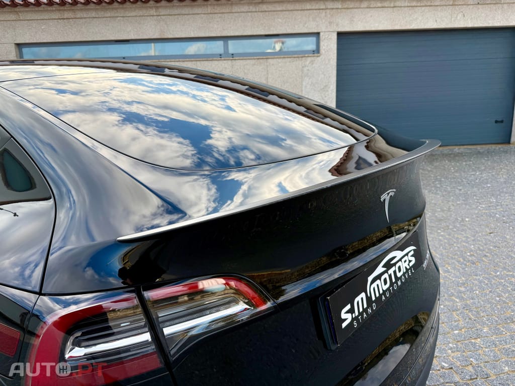 Tesla Model Y Performance Dual Motor AWD