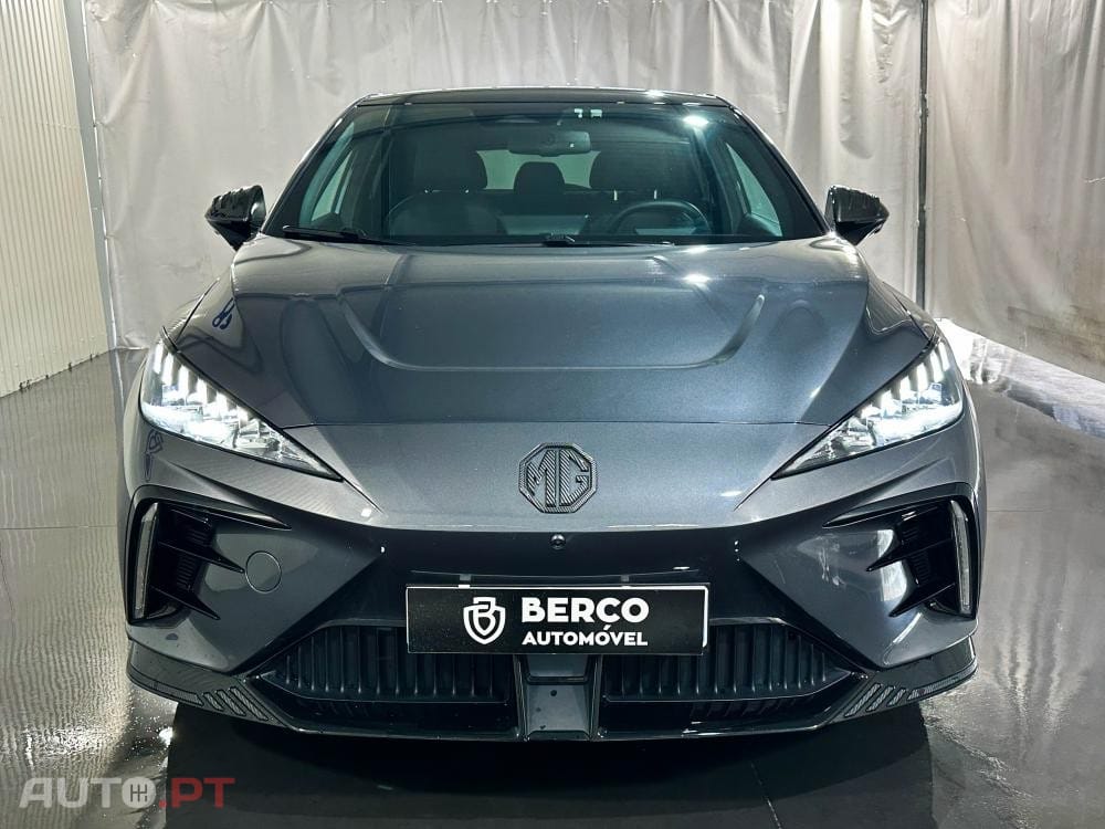 MG MG4 77 kWh Extended Range Luxury