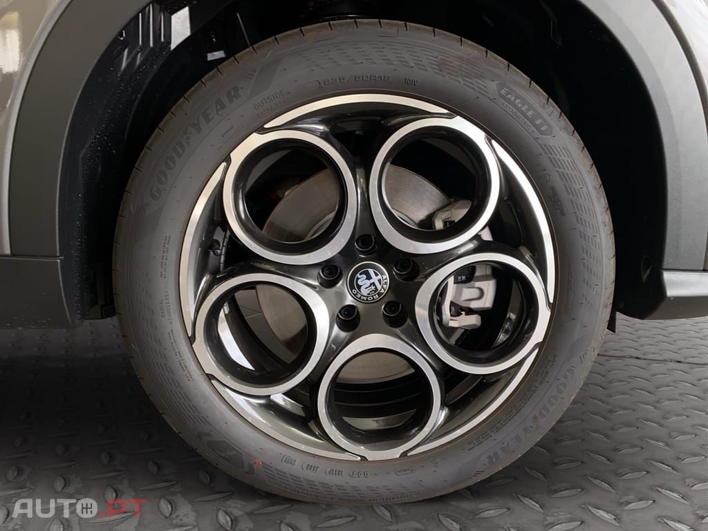 Alfa Romeo Tonale 1.3 Plug-In Hybrid Sprint e-AWD