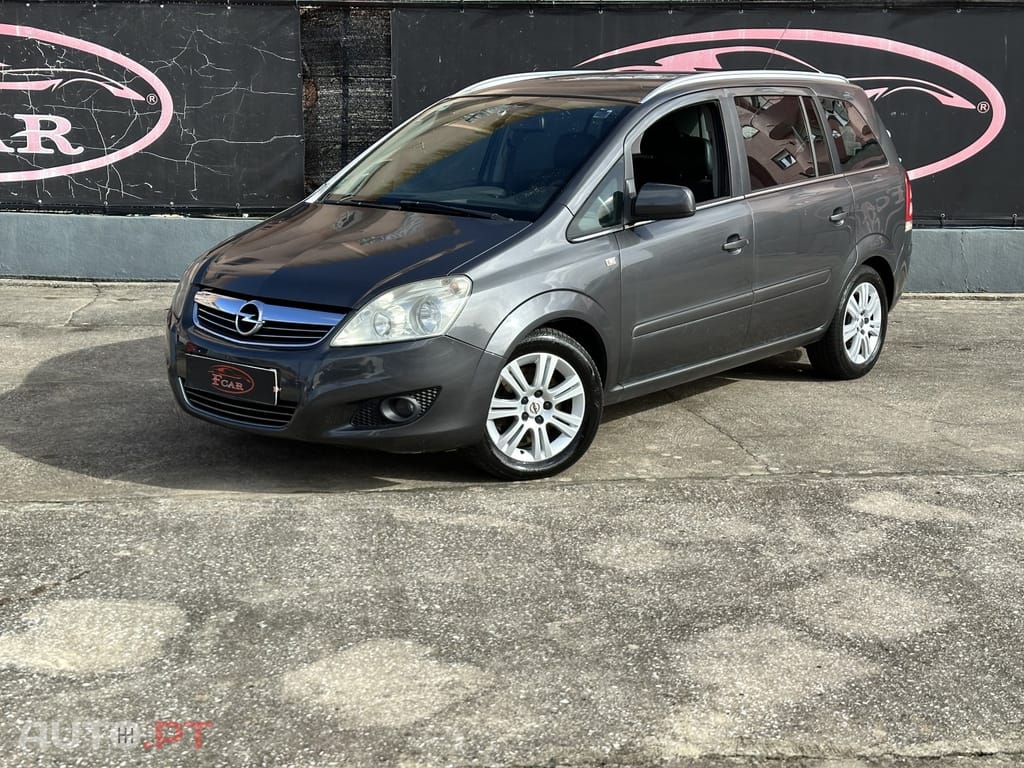 Opel Zafira 1.7 CDTi EcoFLEX — fotografia 10