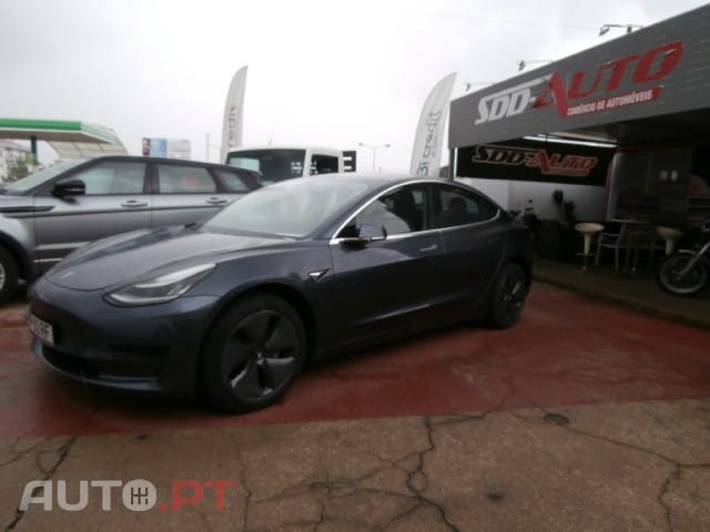Tesla Model 3 Standard Range Plus RWD