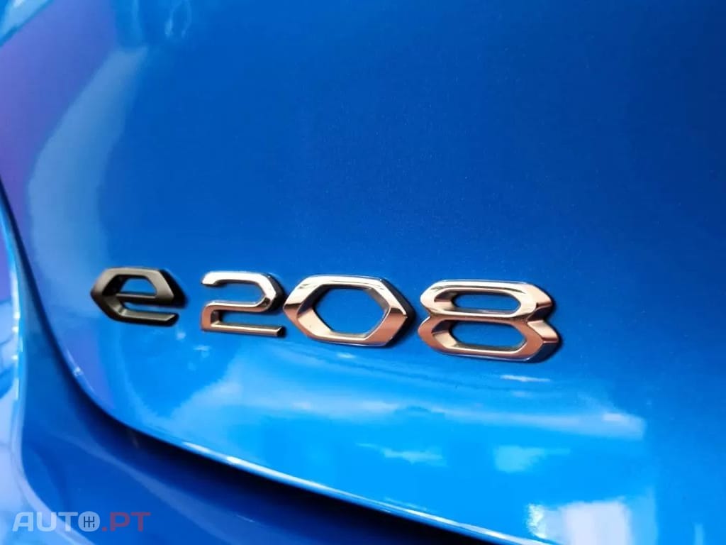 Peugeot E-208 GT