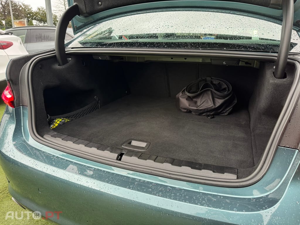 BMW 330 e Corporate Edition Auto