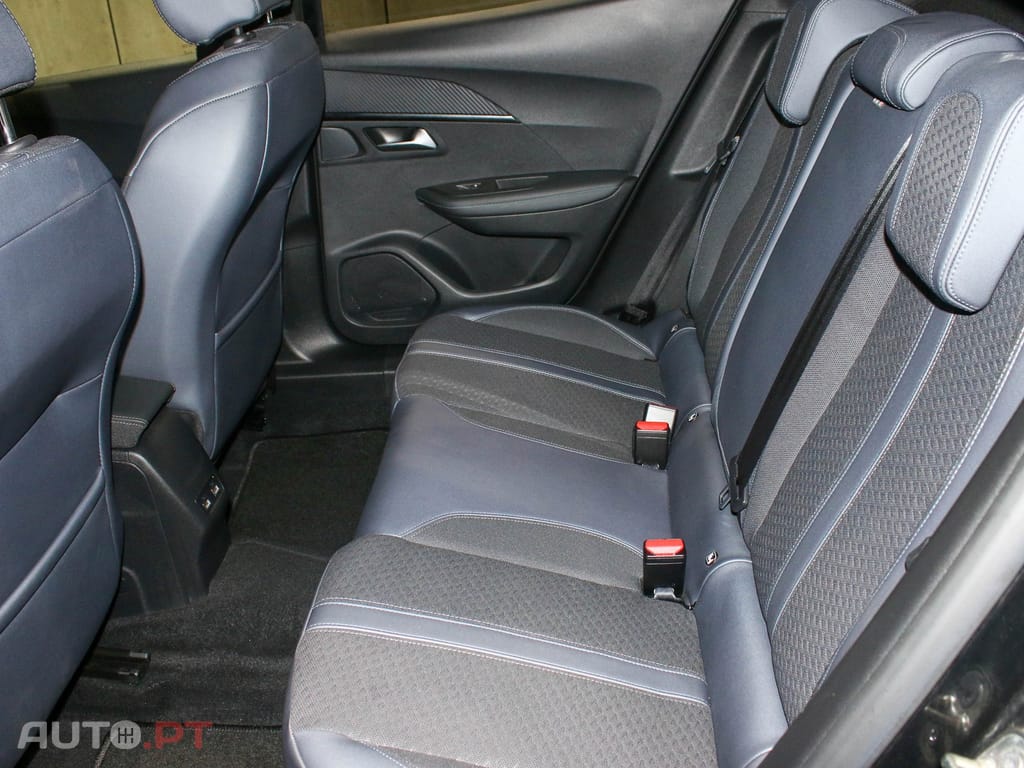 Peugeot 2008 1.5 BlueHDi Allure