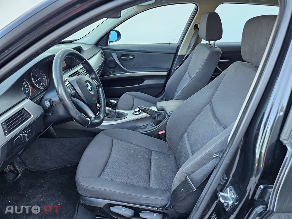 BMW 320 d Touring Navigation Sport