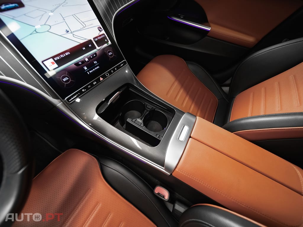 Mercedes-Benz C 300 e 9G-TRONIC AMG Line