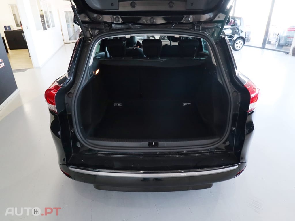 Renault Clio Sport Tourer 1.5 dCi Dynamique S — fotografia 17