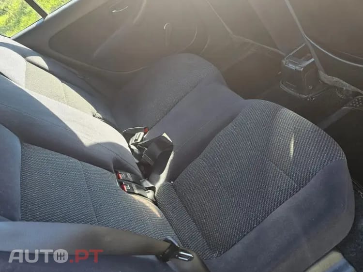 Honda Civic 1.4i Profile