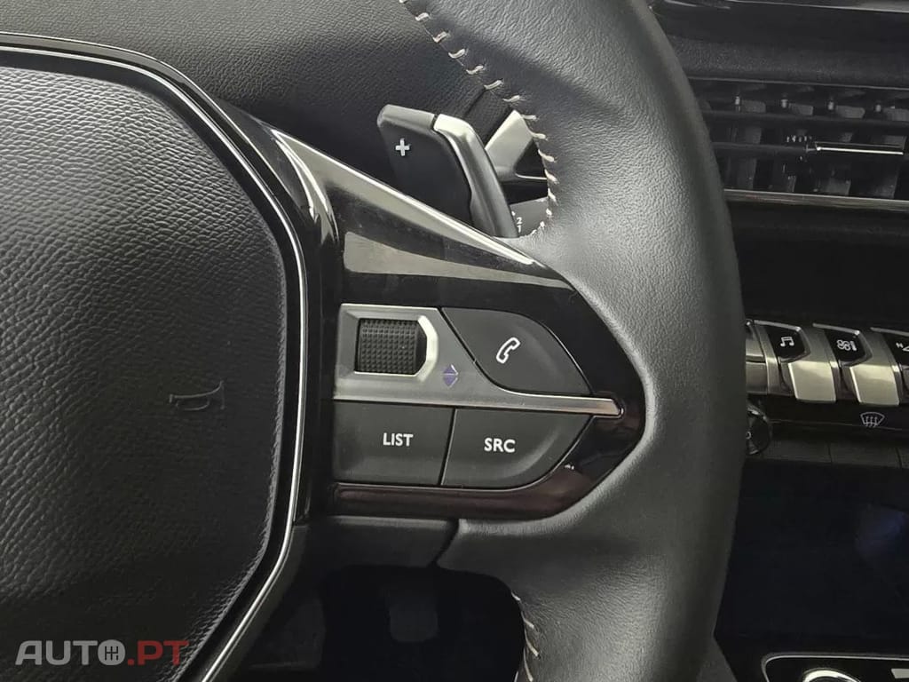 Peugeot 3008 1.6 Hybrid Allure Pack e-EAT8 — fotografia 26