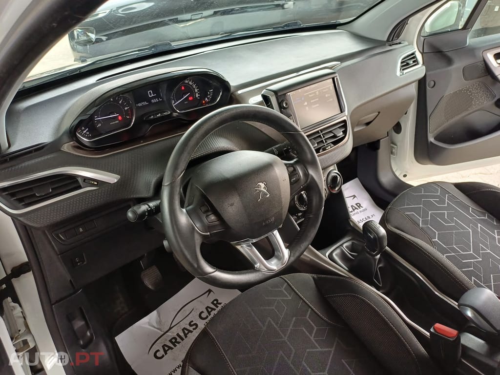 Peugeot 2008 1.2 PureTech Allure
