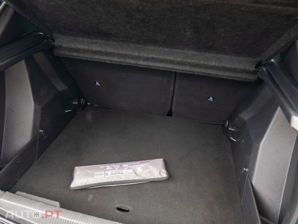 Peugeot 2008 1.2 PureTech Active Pack