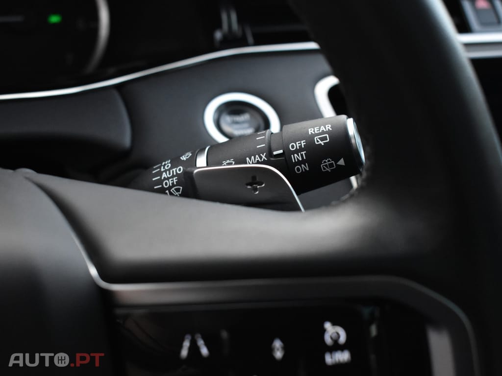 Land Rover Evoque 1.5 P300e AWD R-Dynamic SE Auto