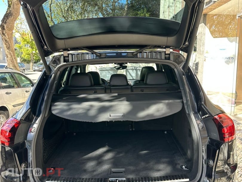 Porsche Cayenne Platinum Edition