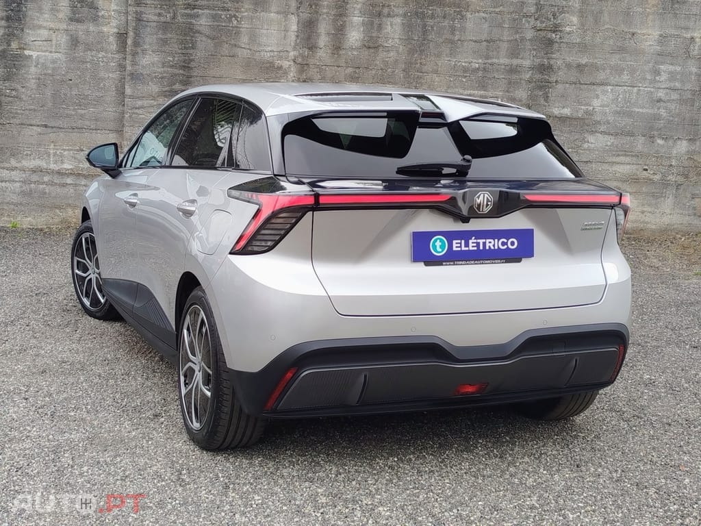 MG MG4 64 kWh Luxury