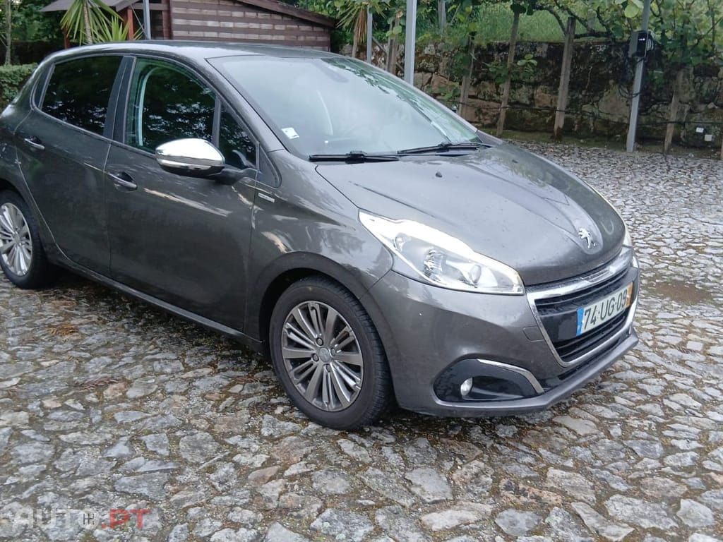 Peugeot 208 CCBHW6