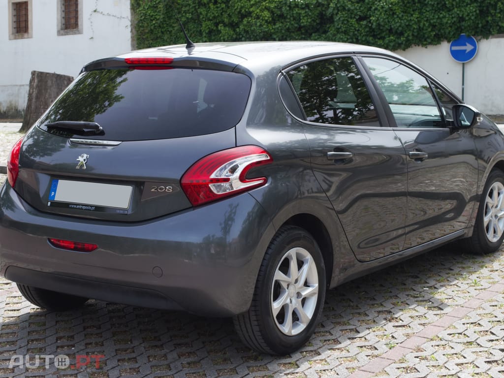 Peugeot 208 Allure 1.6 HDI 70CV