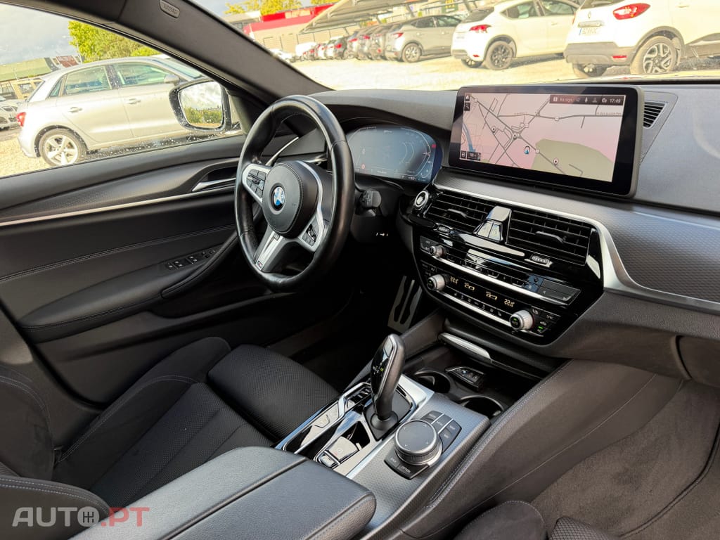 BMW 530 e Pack Desportivo M