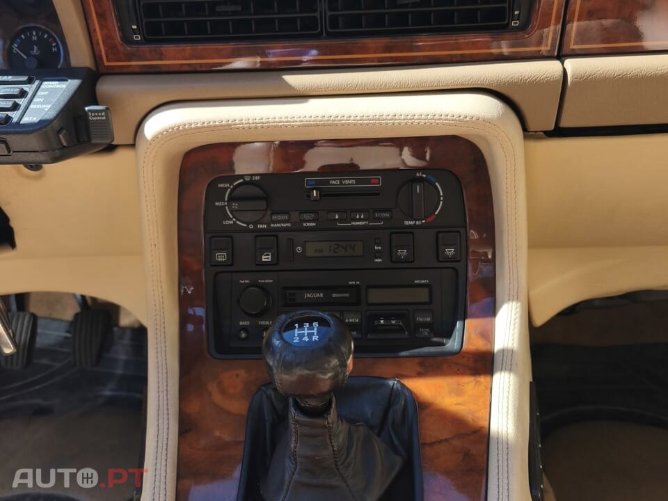 Jaguar XJ40 3.2 Sovereign