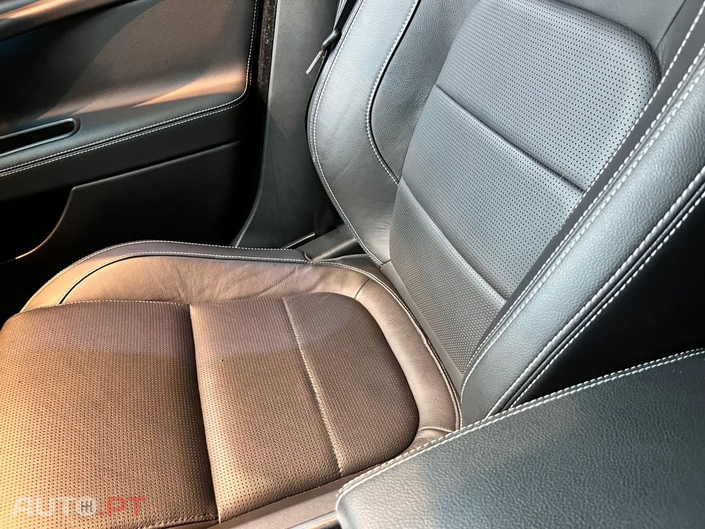 Jaguar XE 2.0D R-SPORT 180CV 