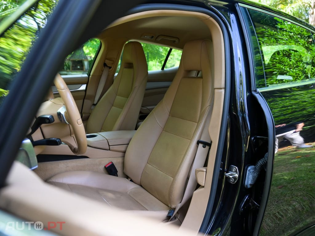 Porsche Panamera S Hybrid J19