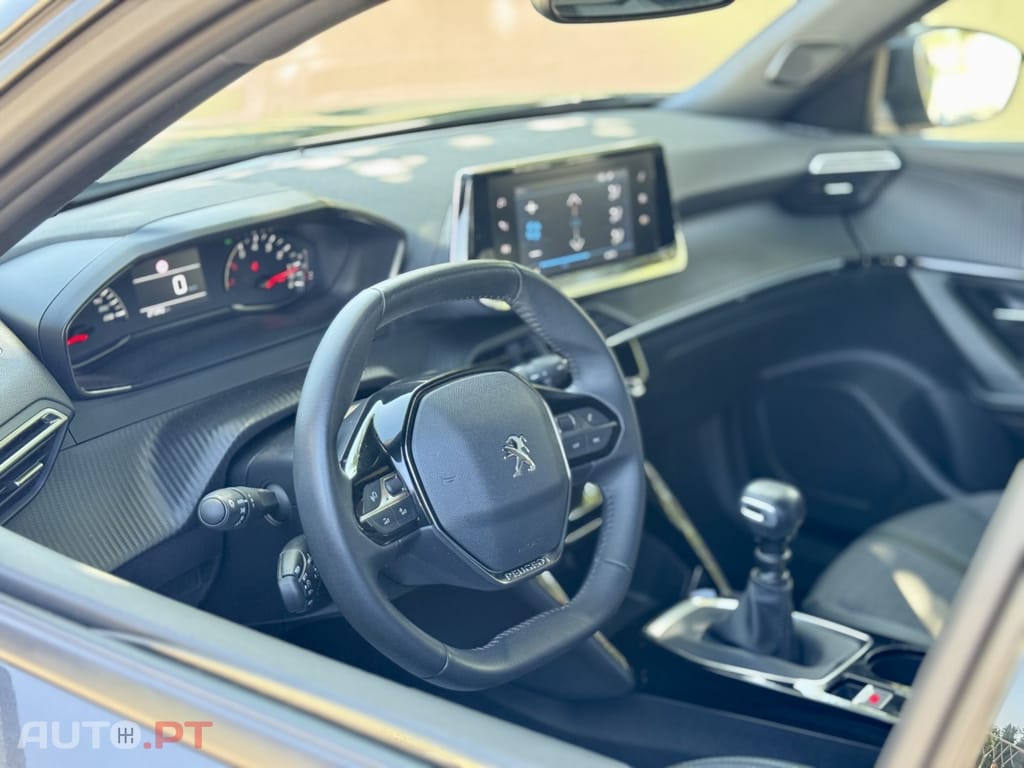 Peugeot 2008 PureTech 100 Allure