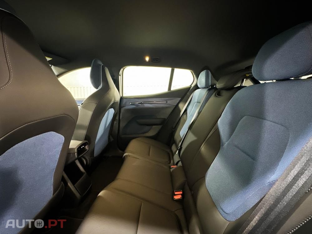 Volvo EX30 Single Motor Extended Range RWD Plus