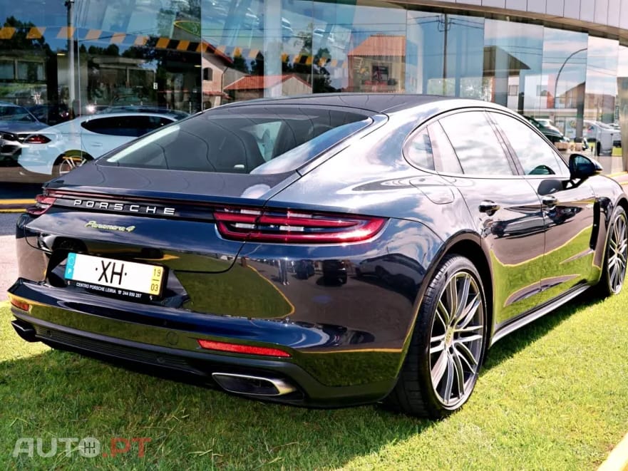 Porsche Panamera 4 E-Hybrid