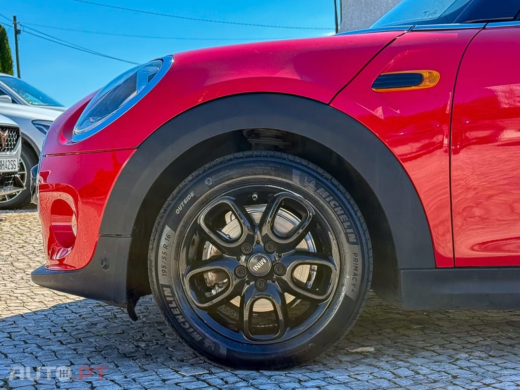 MINI Cooper Cooper D