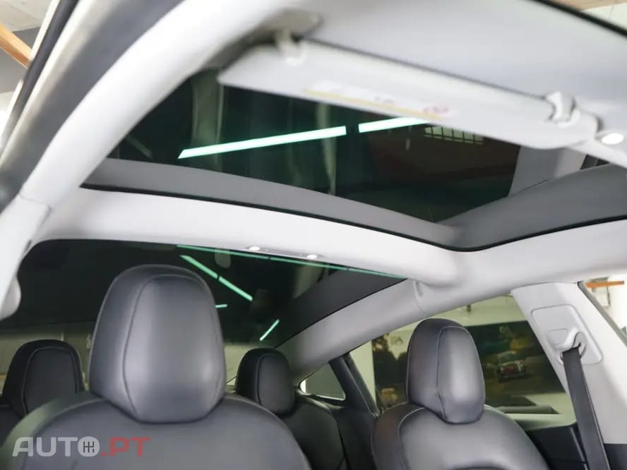 Tesla Model 3 Standard Range Plus RWD