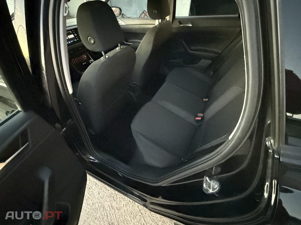 Volkswagen Polo 1.0 Confortline